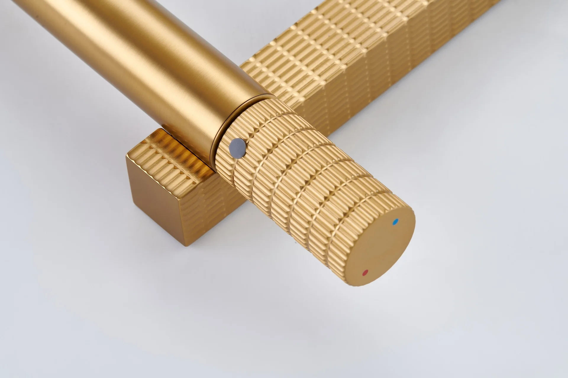 Brushed gold or Brushed Nickel or Matte Black Or Rose Gold single handle brass bathroom faucet with pop up drain - Image 3