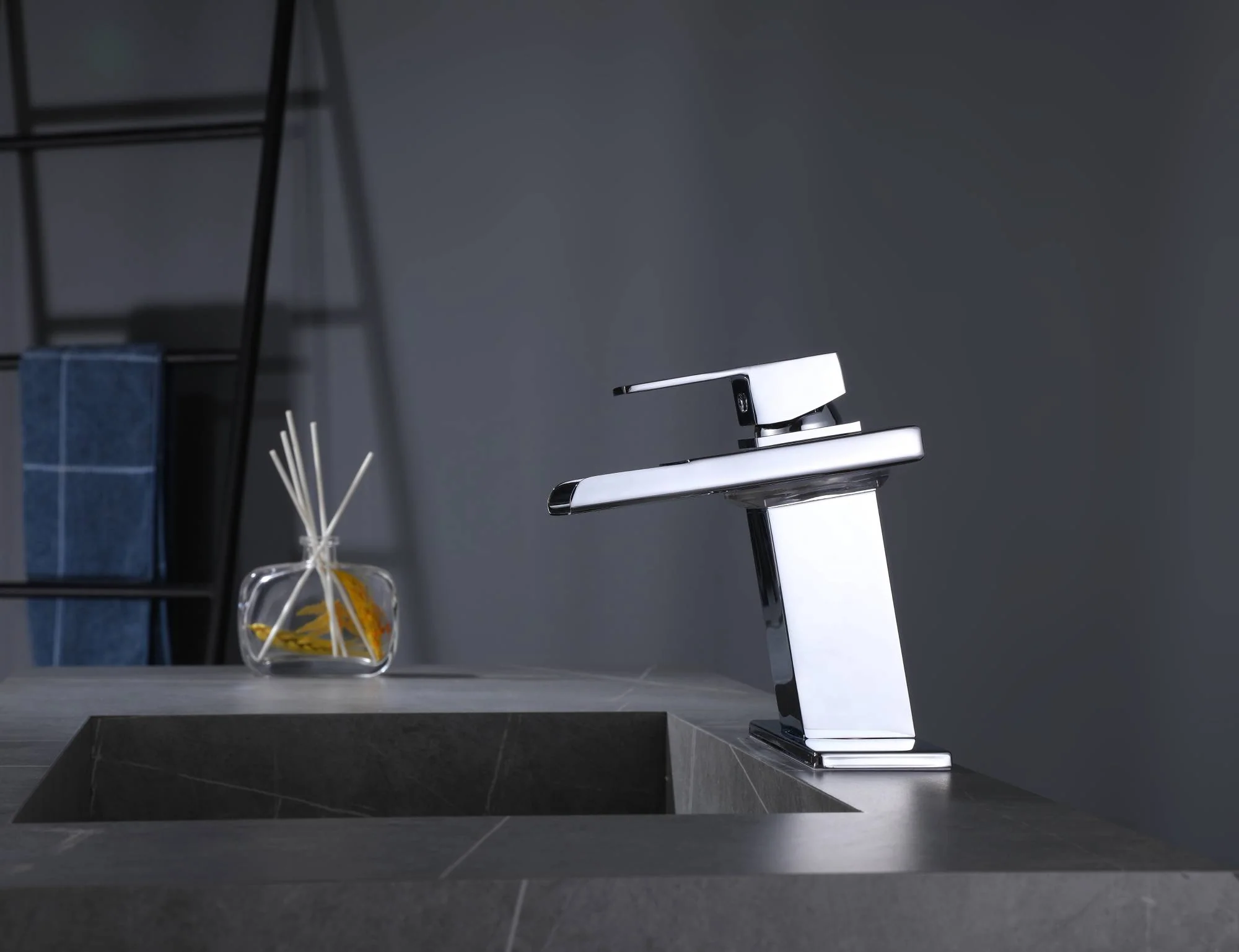 Chrome waterfall 3 LED light single handle brass bathroom faucet with pop up brass drain - Image 5