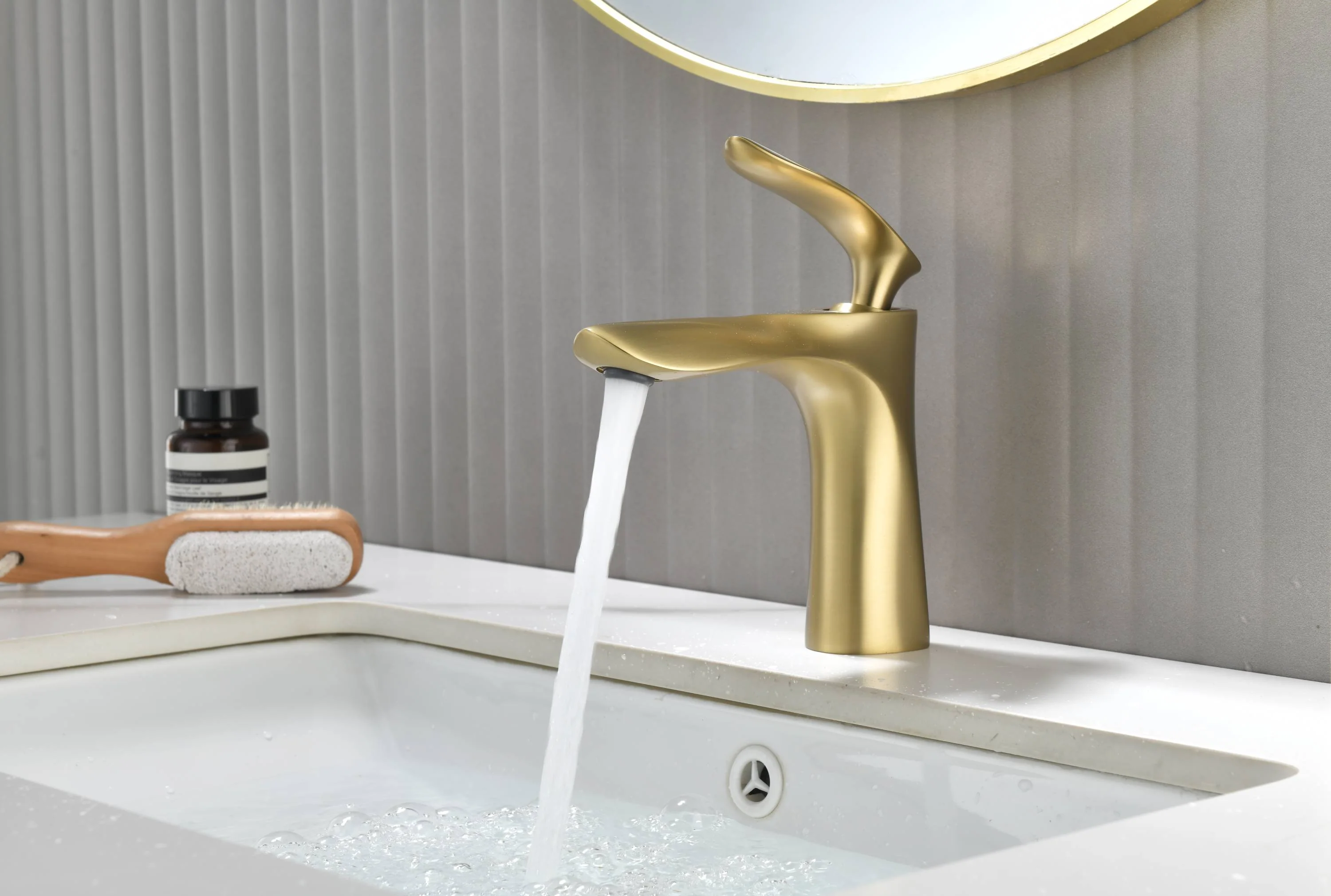 Brushed Gold Bathroom Sink Faucet single handle with pop up non-overflow brass drain - Image 2