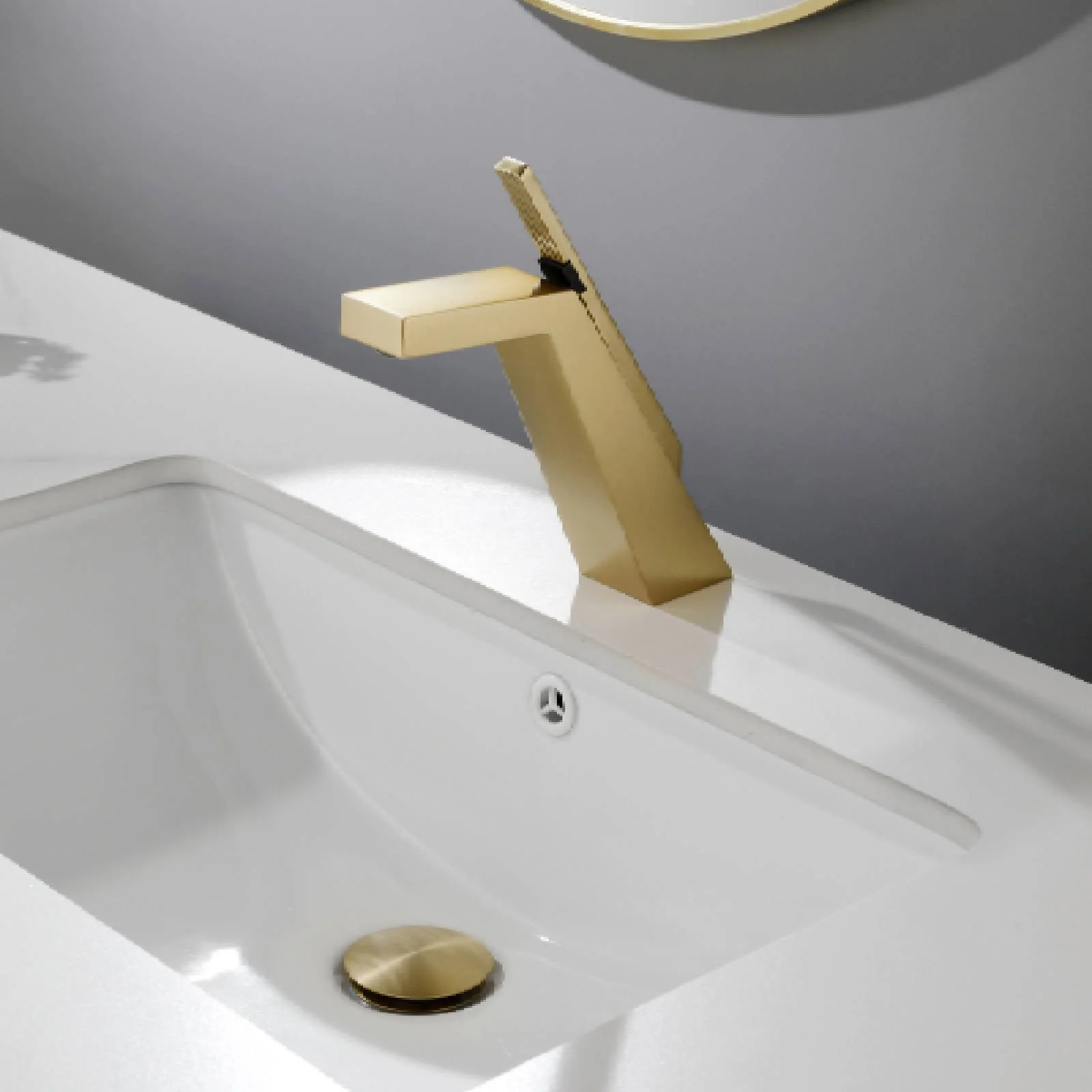 Brushed Gold or matte black or brushed nickel Bathroom Sink Faucet single handle with pop up overflow brass drain - Image 3