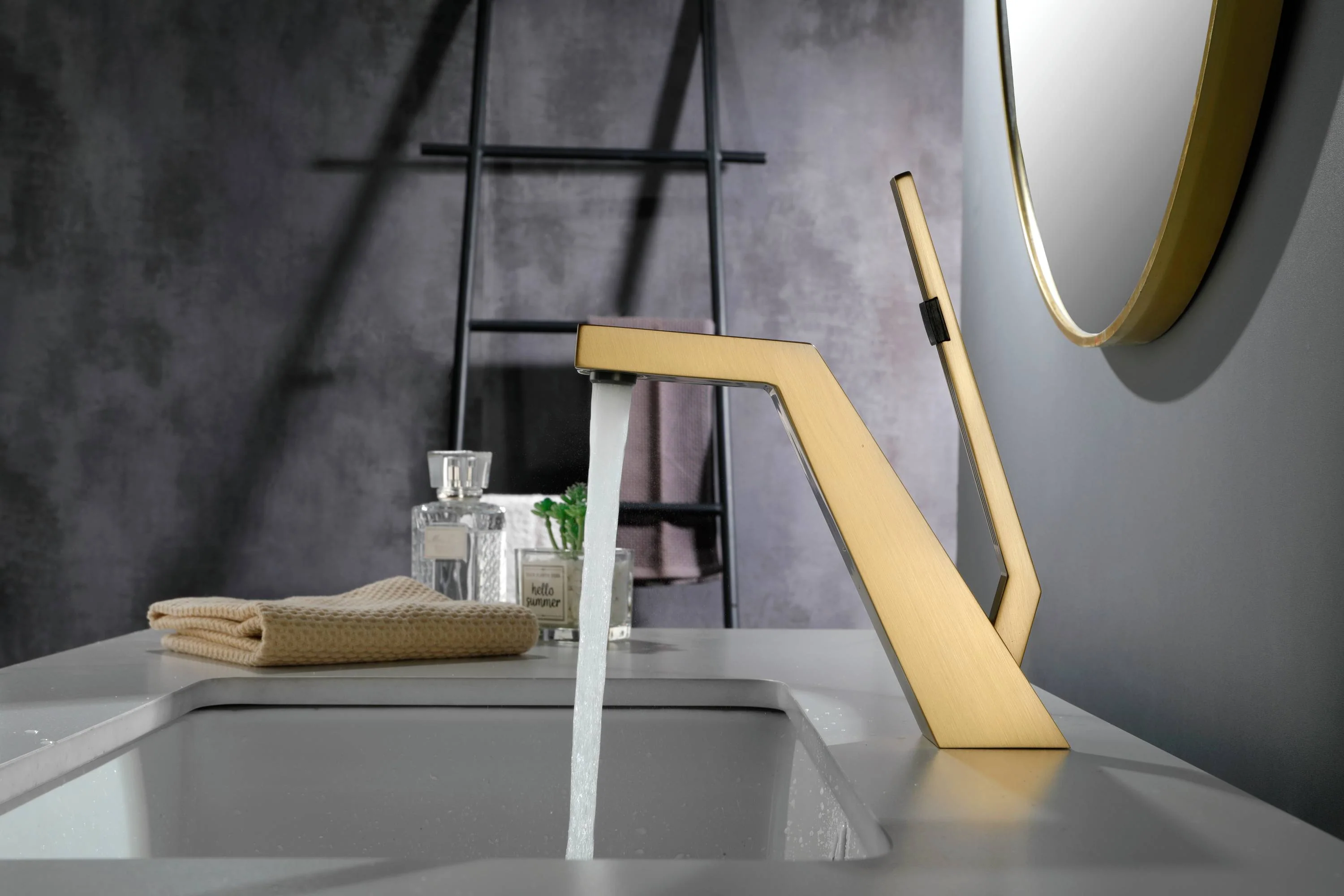 Brushed Gold or matte black or brushed nickel Bathroom Sink Faucet single handle with pop up overflow brass drain - Image 6