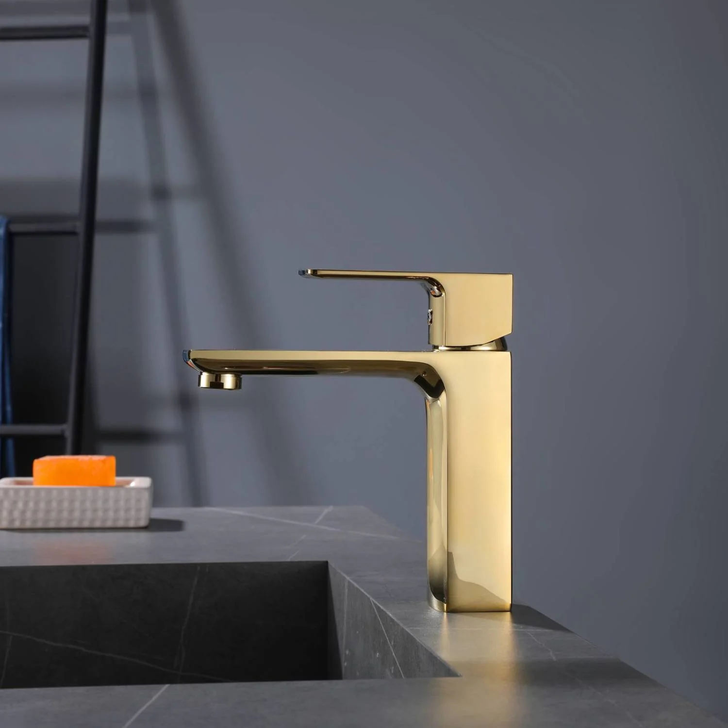 Polished gold single handle brass bathroom faucet with pop up drain - Image 5