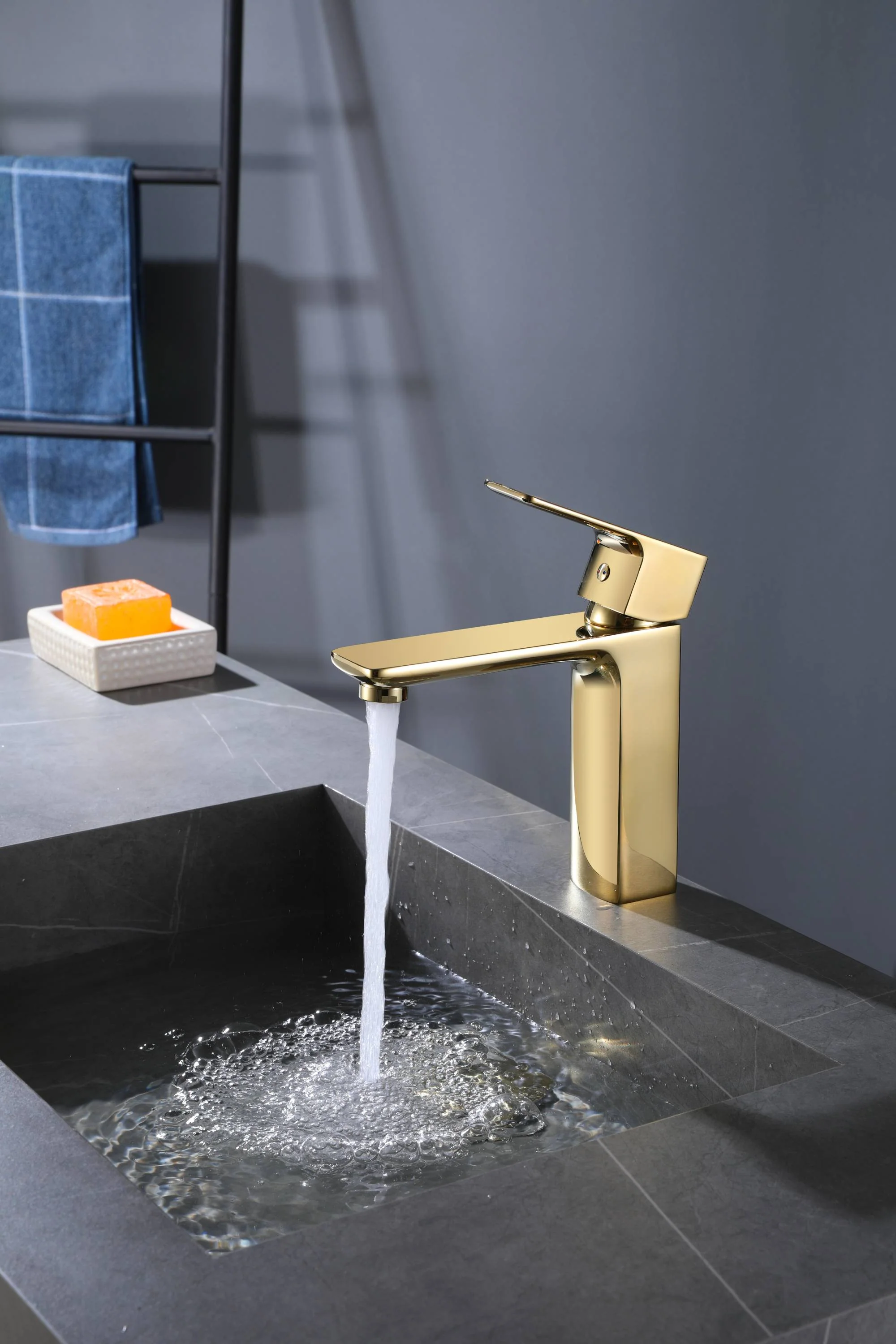 Polished gold single handle brass bathroom faucet with pop up drain - Image 7