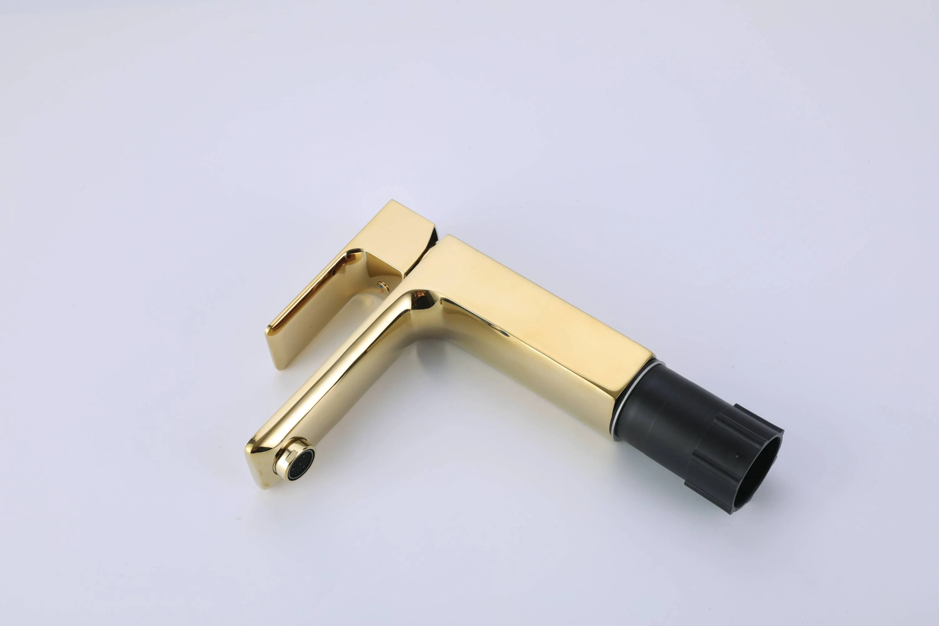 Polished gold single handle brass bathroom faucet with pop up drain - Image 9