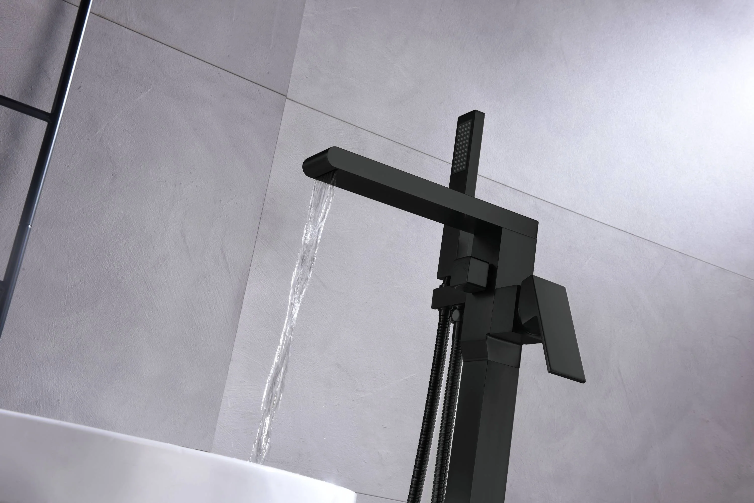 Waterfall pressure balance Matte Black Freestanding Single Handle Bathtub Faucet with Handheld Sprayer - Image 2